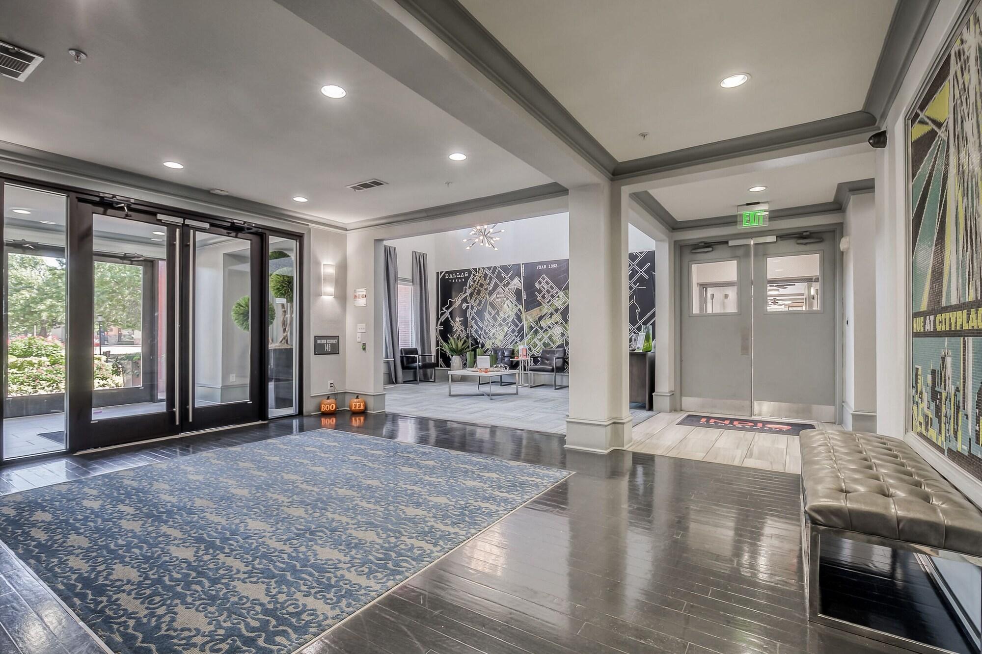 Modern Uptown Dallas Stay by Amyfinehouse - photo 25