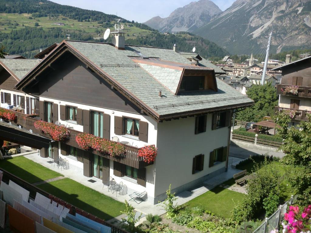 Chalet Silvi Residence — 4-Star Luxury Hotel in Bormio, Italy