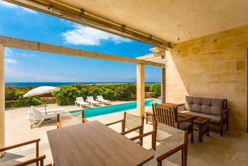Water Front Villa Shalom — 4-Star Luxury Hotel in Sant Lluis, Spain