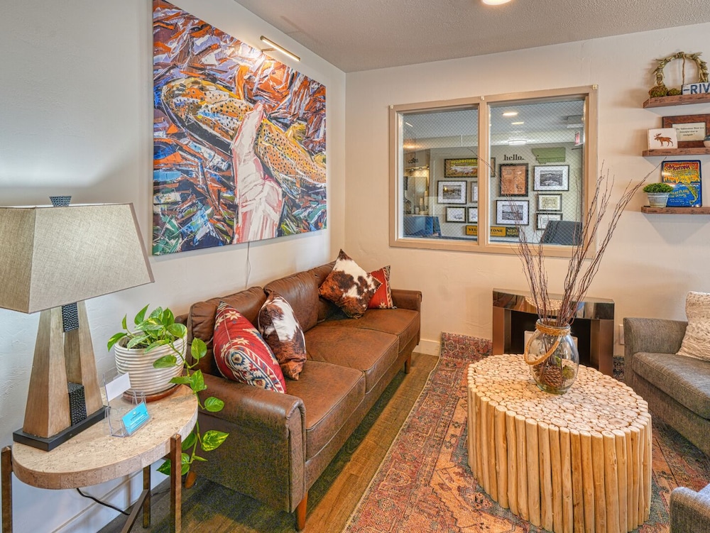 Yellowstone River Inn & Suites - photo 2