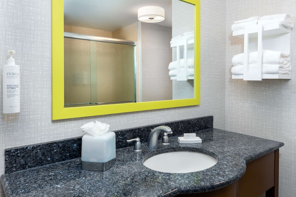 Hampton Inn & Suites Hartford Farmington - photo 20