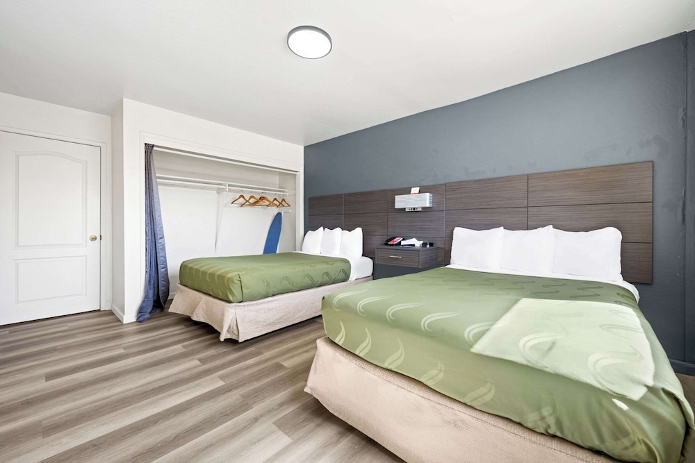 Econo Lodge Inn & Suites Heavenly Village Area - photo 23