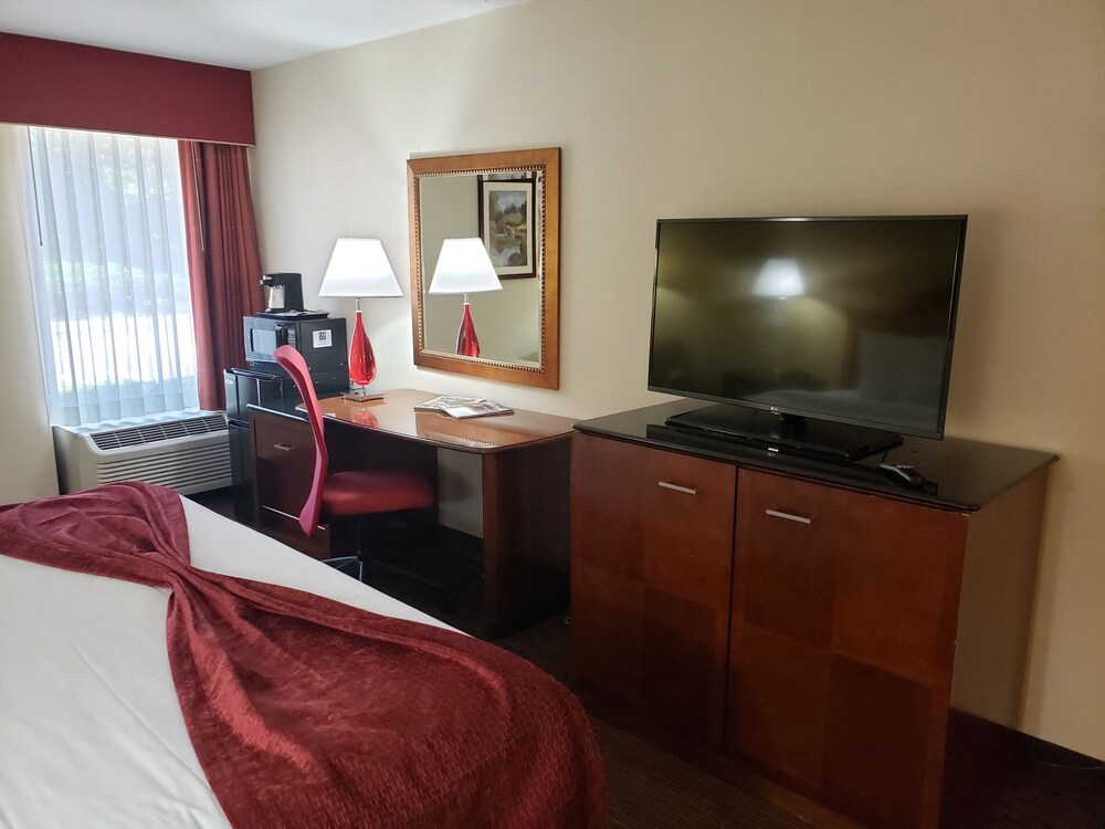 A Victory Hotel & Suites - photo 6