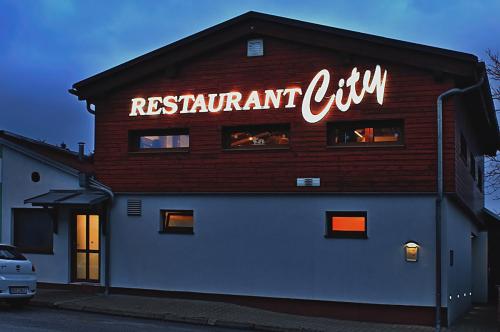 Restaurant Penzion City pet-friendly hotel Jirkov