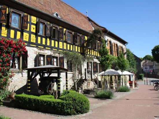 Gasthaus Loewenthor & Hotel Hahn — hotel in Gondelsheim