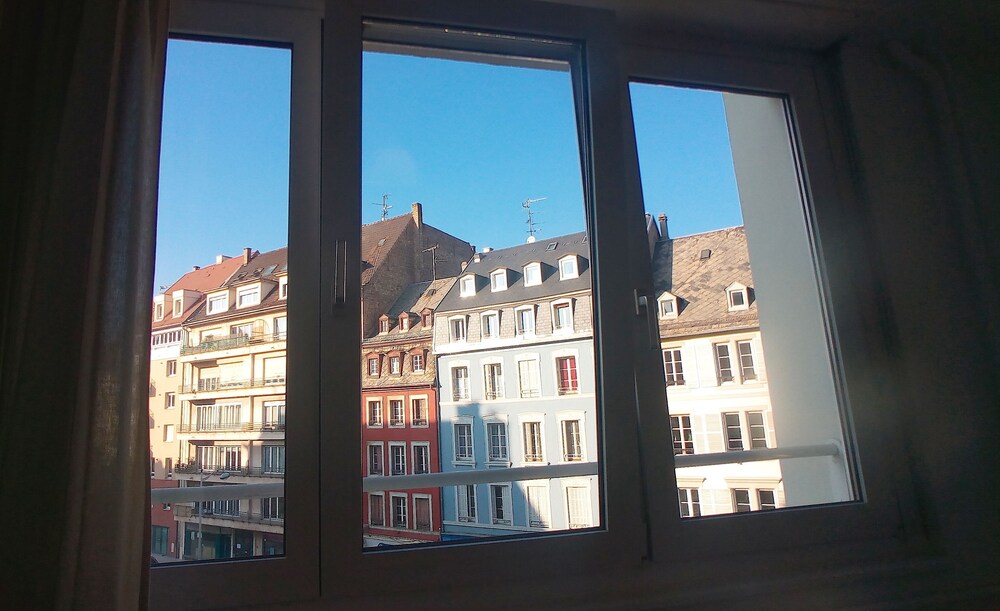 HomePlace Appart Gare Parking Free — 4-Star Luxury Hotel in Strasbourg, France