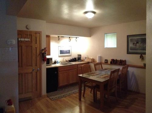 Bears Den Alaska Lodging - photo 45