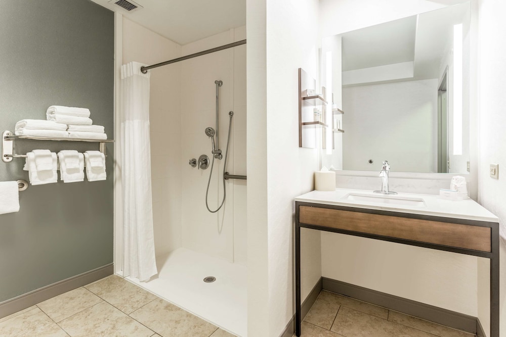 Hilton Garden Inn Chicago Tinley Park - photo 32