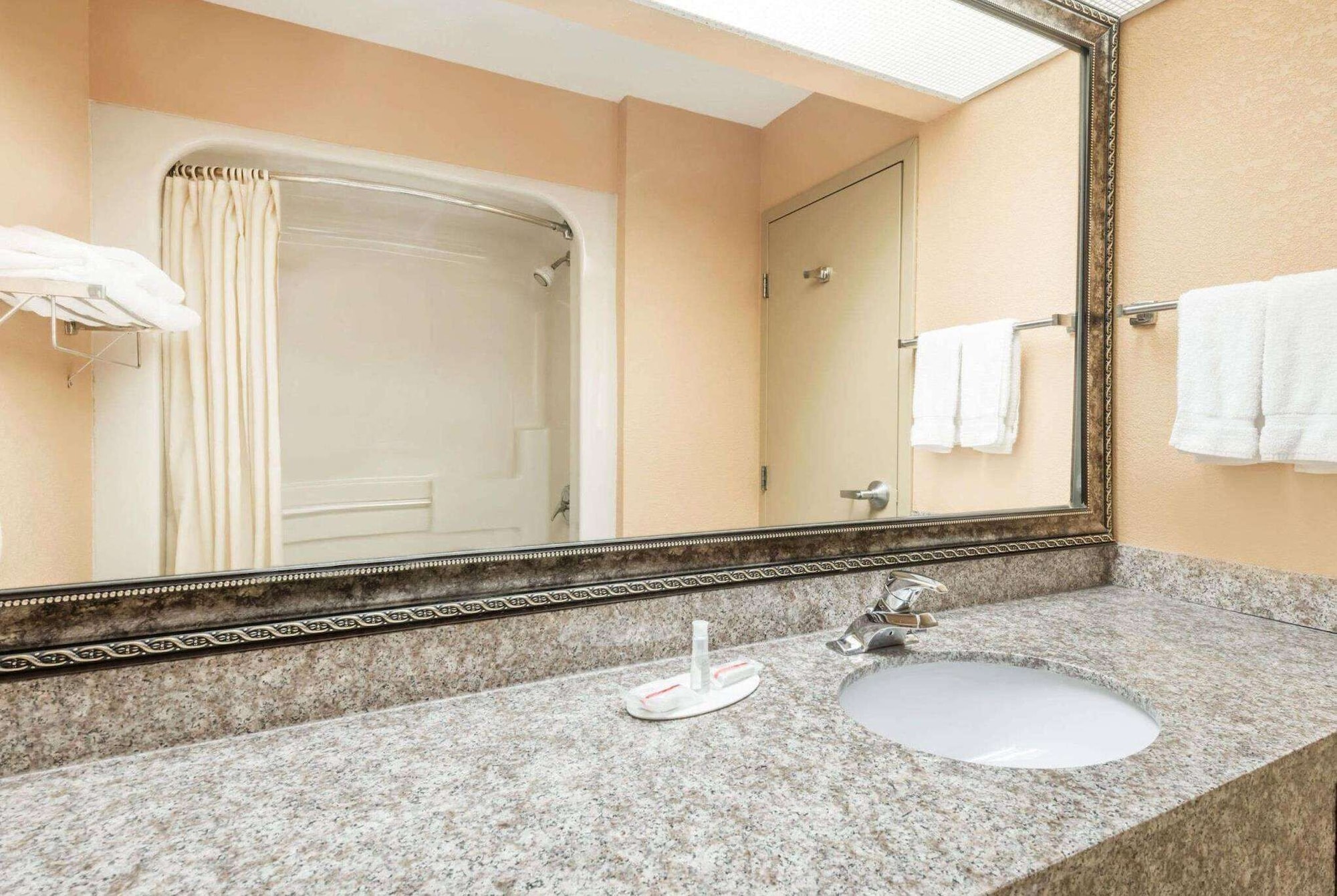 Wingate by Wyndham Somerset - photo 4