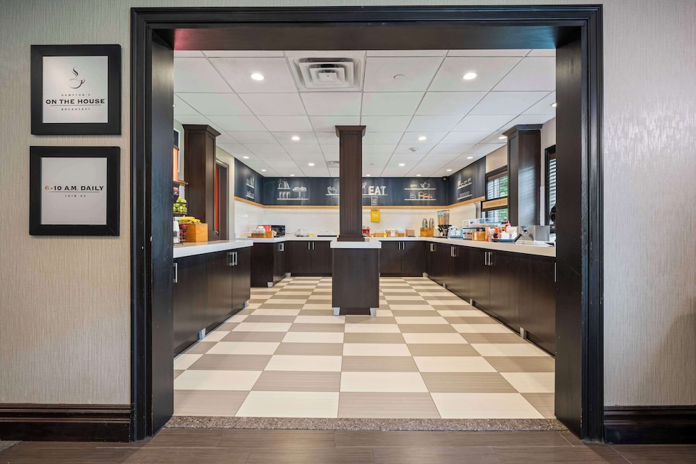 Hampton Inn Ridgefield Park - photo 55