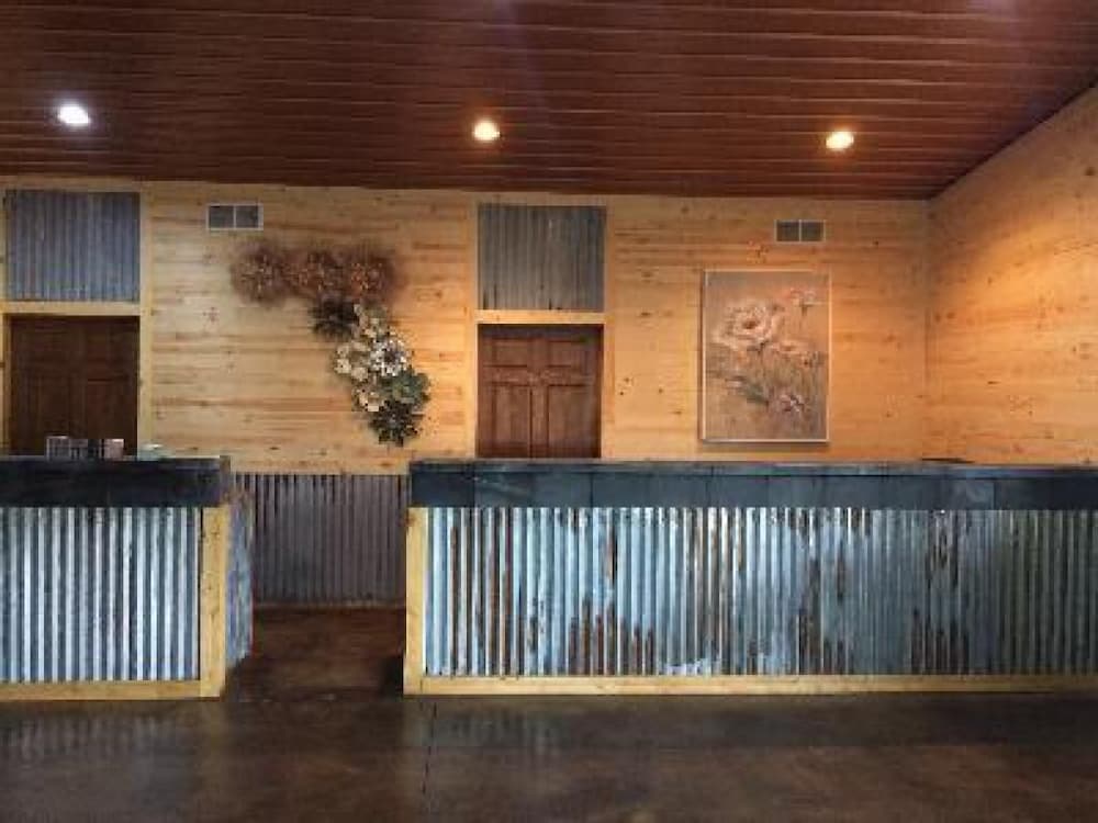 Big Horse Inn and Suites - photo 30