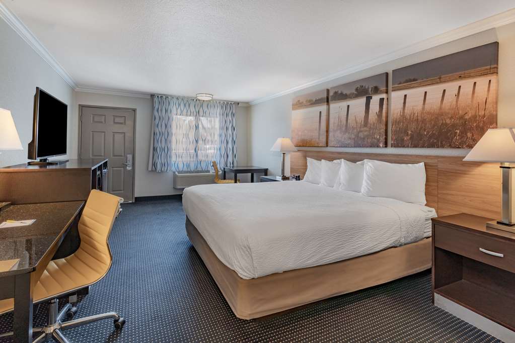 Days Inn by Wyndham Winnemucca - photo 24