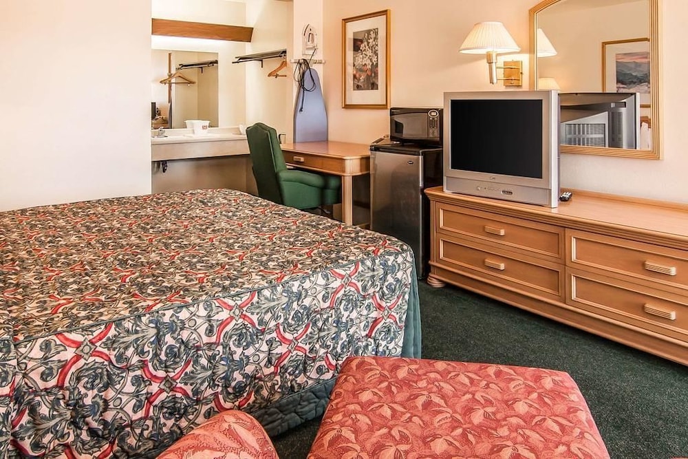 Ashland Valley Inn - photo 6