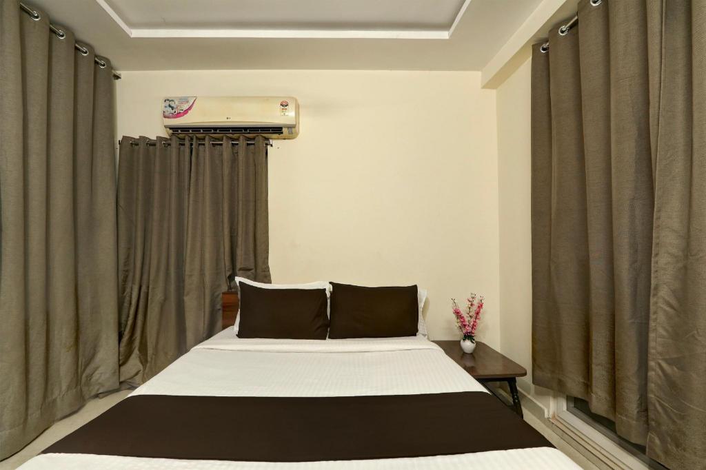 Hotel O Vyb Hotels — 4-Star Luxury Hotel in Hyderabad, India
