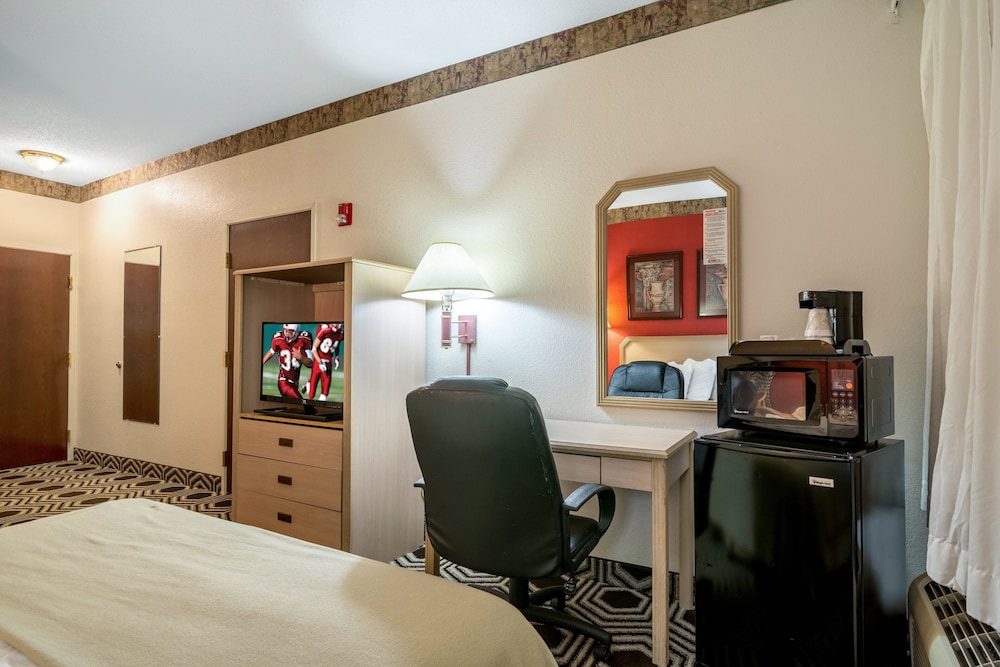 Days Inn by Wyndham Kentland - photo 16