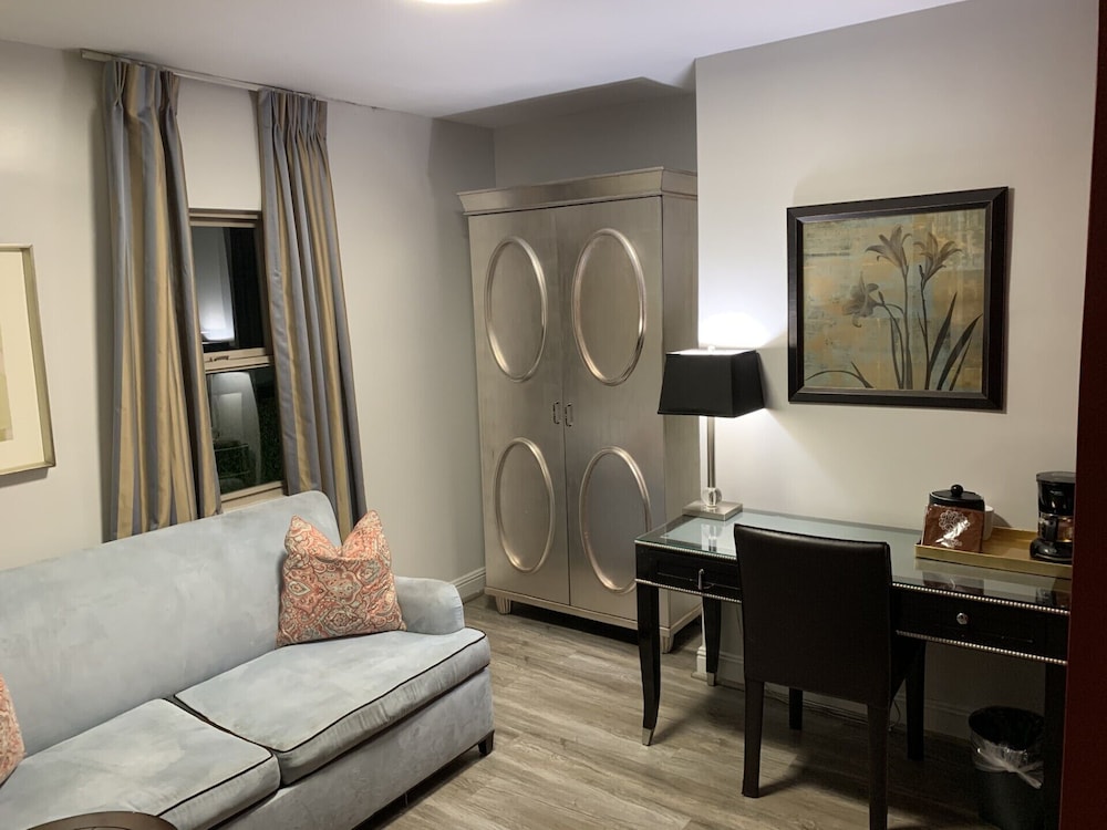 L.A. Sky Boutique Hotel - photo 27