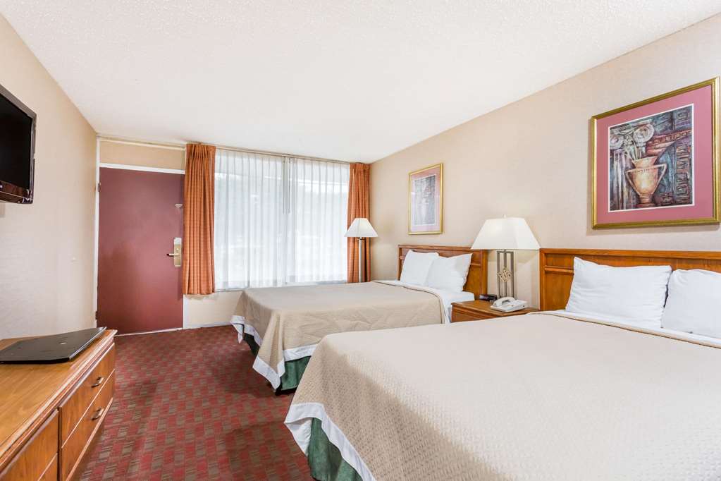 Days Inn by Wyndham Goldsboro - photo 5