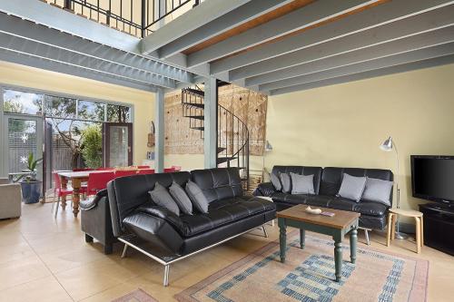Large House on Wharf Street — 4-Star Luxury Hotel in Queenscliff, Australia