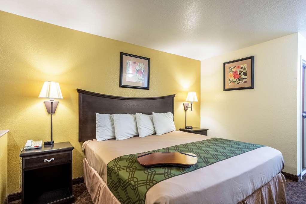 Econo Lodge Inn & Suites Searcy - photo 9