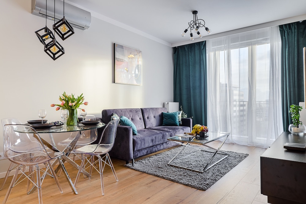 Mokotów Domaniewska 47a — 4-Star Luxury Hotel in Warsaw, Poland