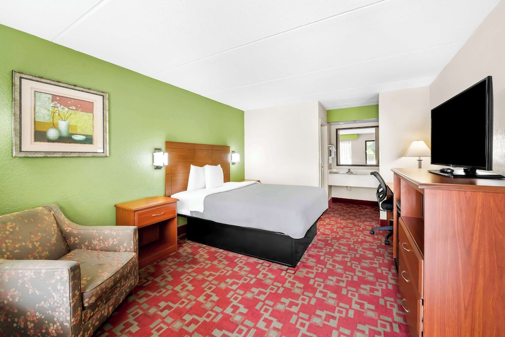 Quality Inn Selma Smithfield - photo 14