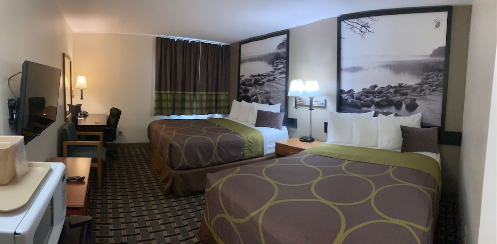 Super 8 by Wyndham Chisago City - photo 15
