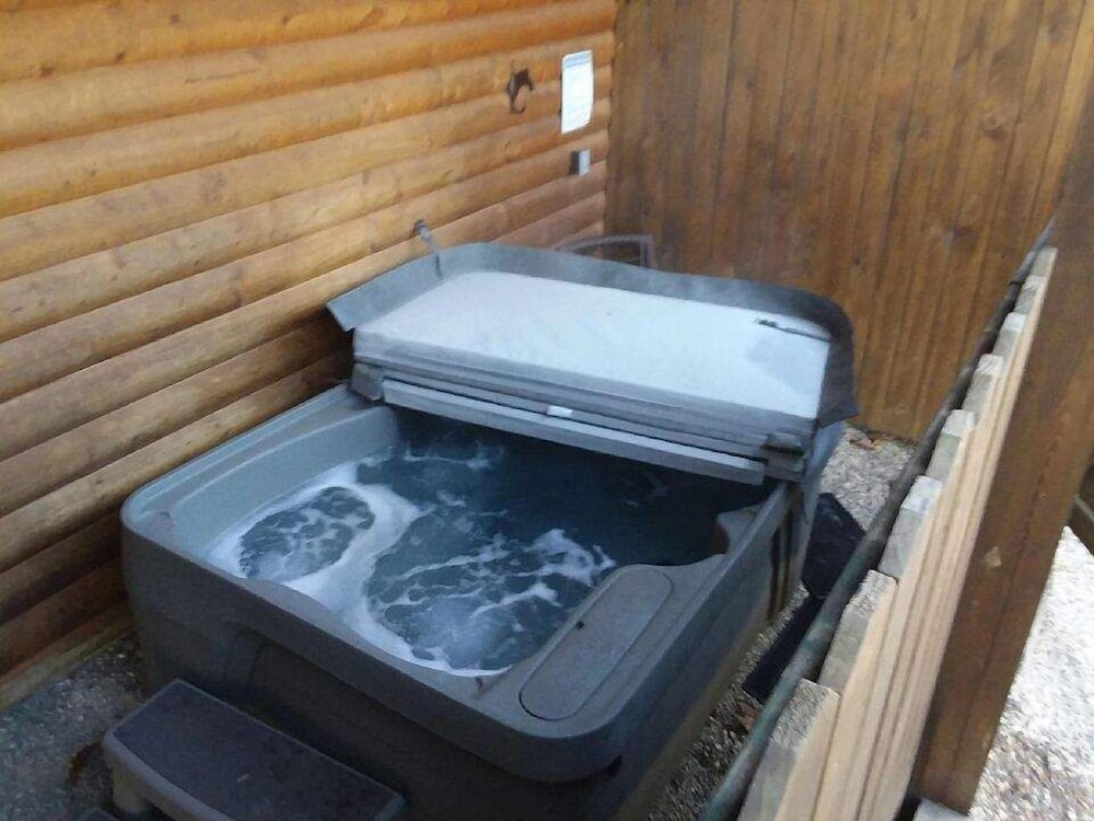 Bear Creek Lodge Cabin Resort - photo 31