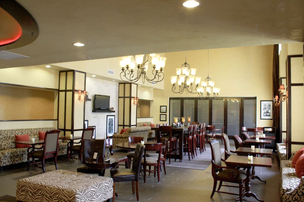 Hampton Inn & Suites Dallas Arlington N Entertainment Dist. - photo 2