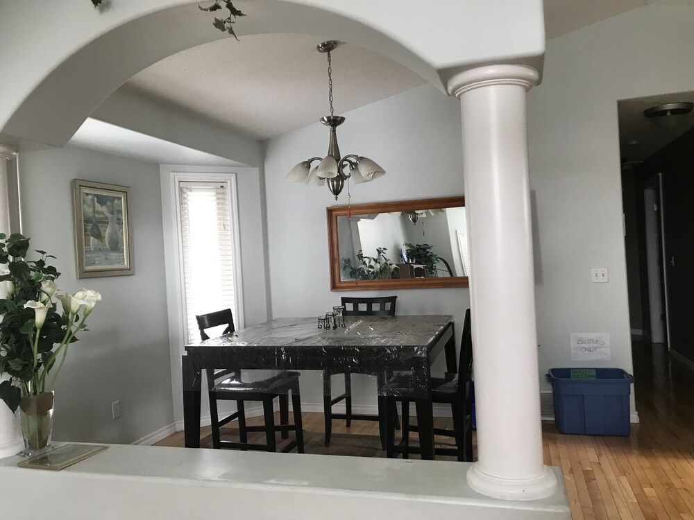 Central Edmonton Private Rooms in Edmonton, Canada