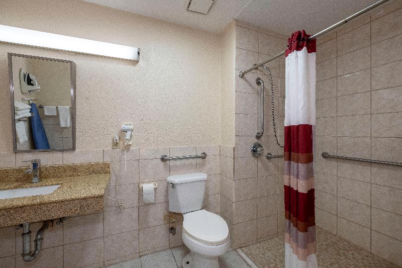 Red Roof Inn Muscle Shoals - photo 33