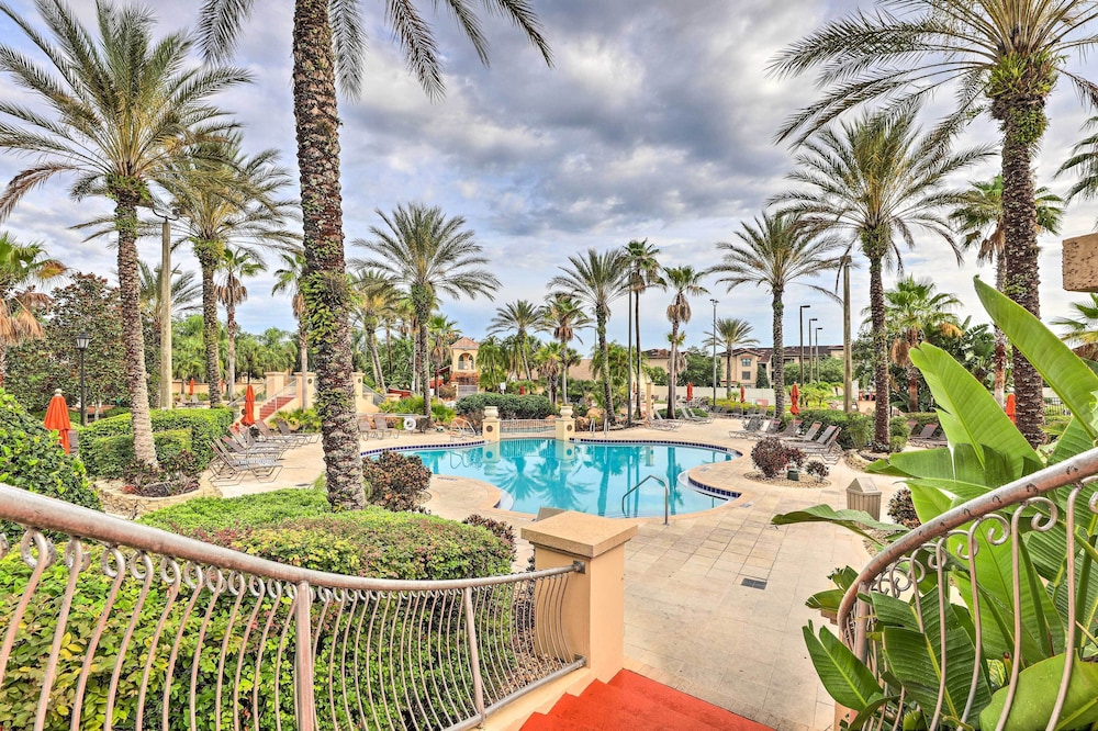 9 Mi to Disney: Sunny Resort Townhome w Patio - photo 12