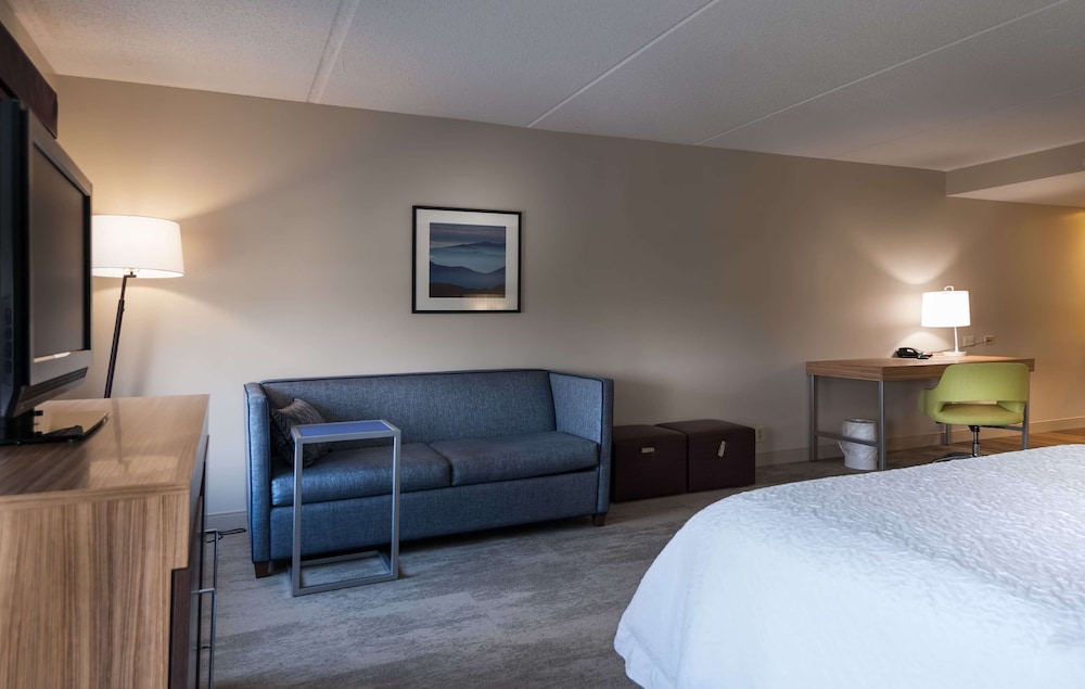 Hampton Inn Doylestown - photo 22