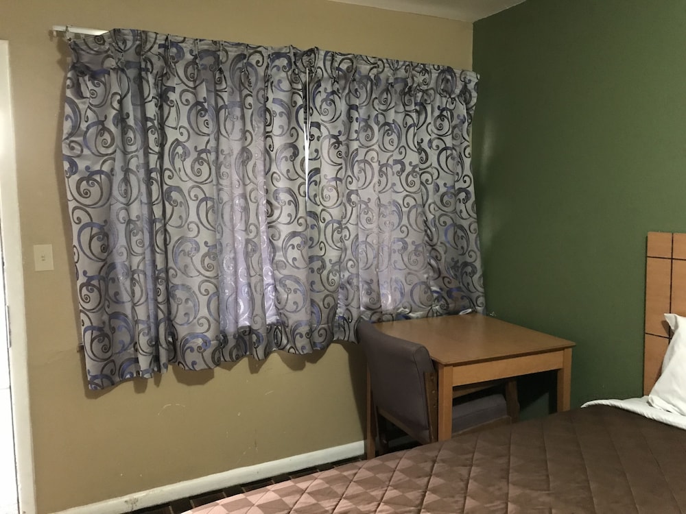 Princess Motel Maryville - photo 9