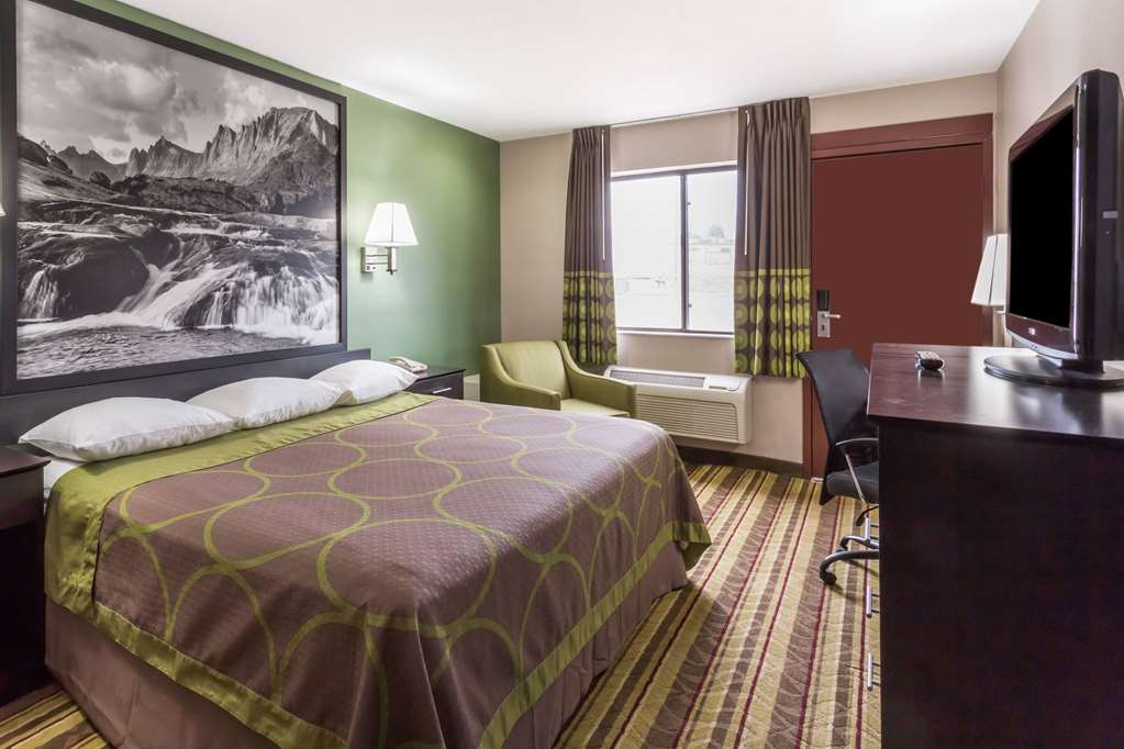 Super 8 by Wyndham Rock Springs - photo 15