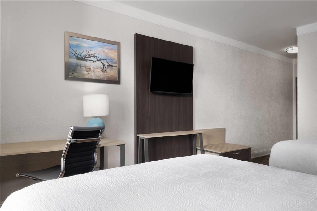 Wingate by Wyndham Savannah Gateway - photo 13