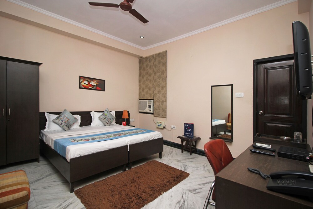 Oyo 6577 Dlf Phase 4 - last minute hotel in Gurgaon