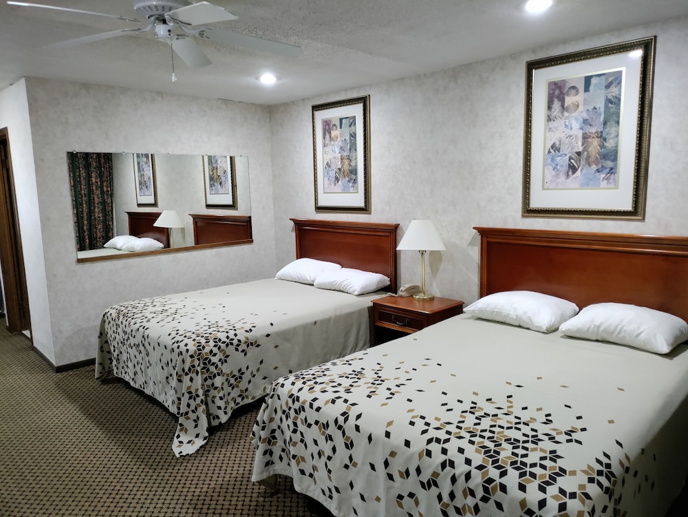 Indian Hills Inn & RV Park - photo 22