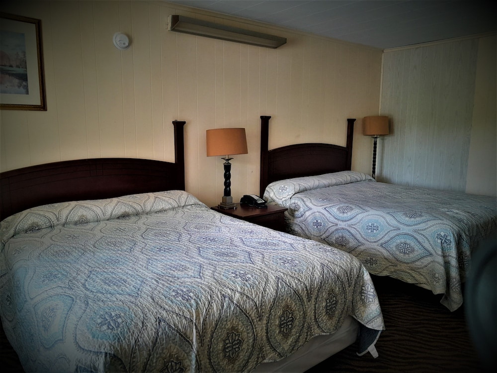 Peloke's Motel - photo 4