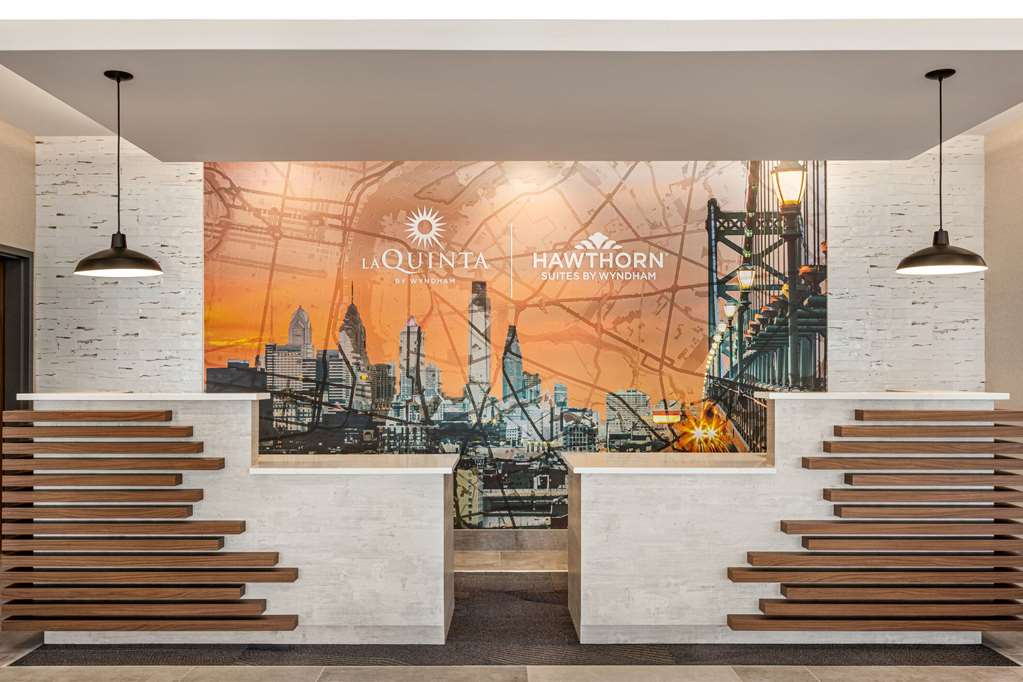 La Quinta Inn & Suites by Wyndham Mount Laurel Moorestown - photo 8
