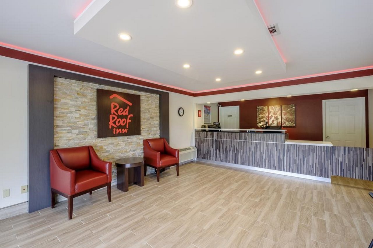 Red Roof Inn PLUS & Suites Chattanooga Downtown - photo 10