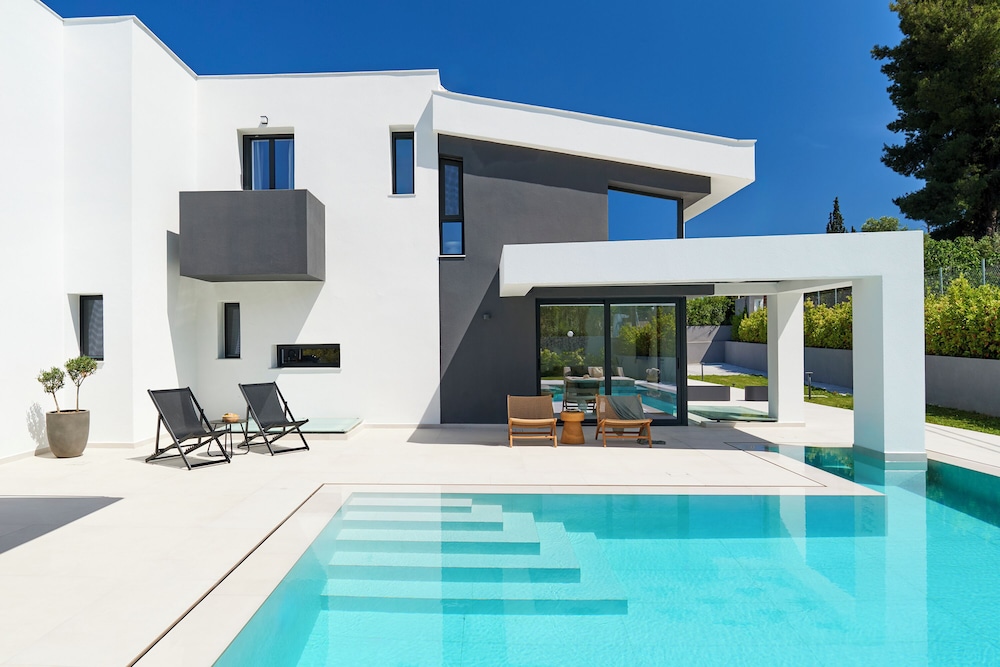 Seasalt Luxury Villas — 4-Star Luxury Hotel in Pefkochori, Greece