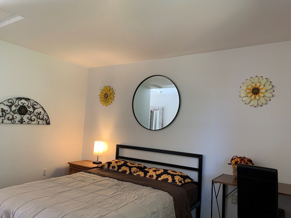 Brownsville Motel - photo 12