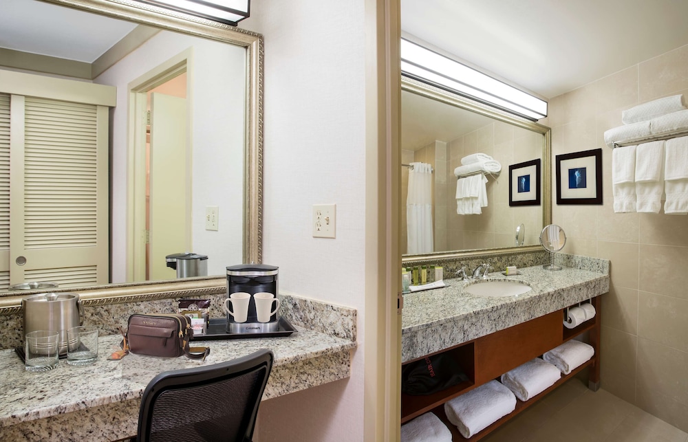 DoubleTree by Hilton Hotel Miami Airport & Convention Center - photo 43