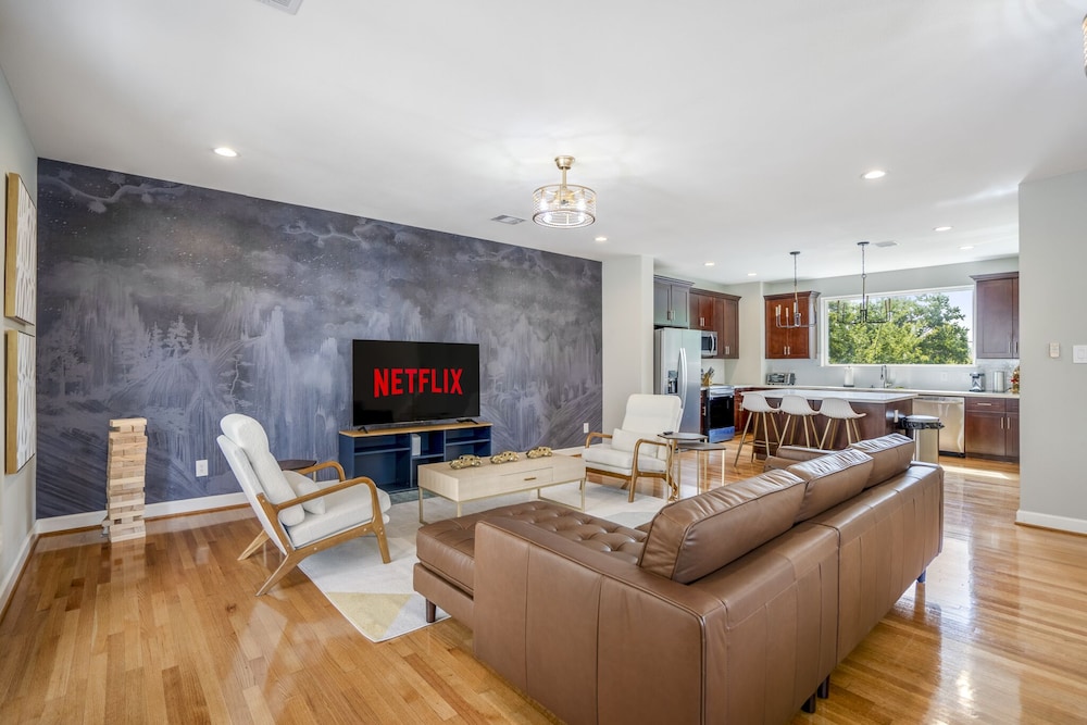 Spacious 3 Bed House near MD Anderson with Free Parking & Wi Fi — 4-Star Luxury Hotel in Houston, United States