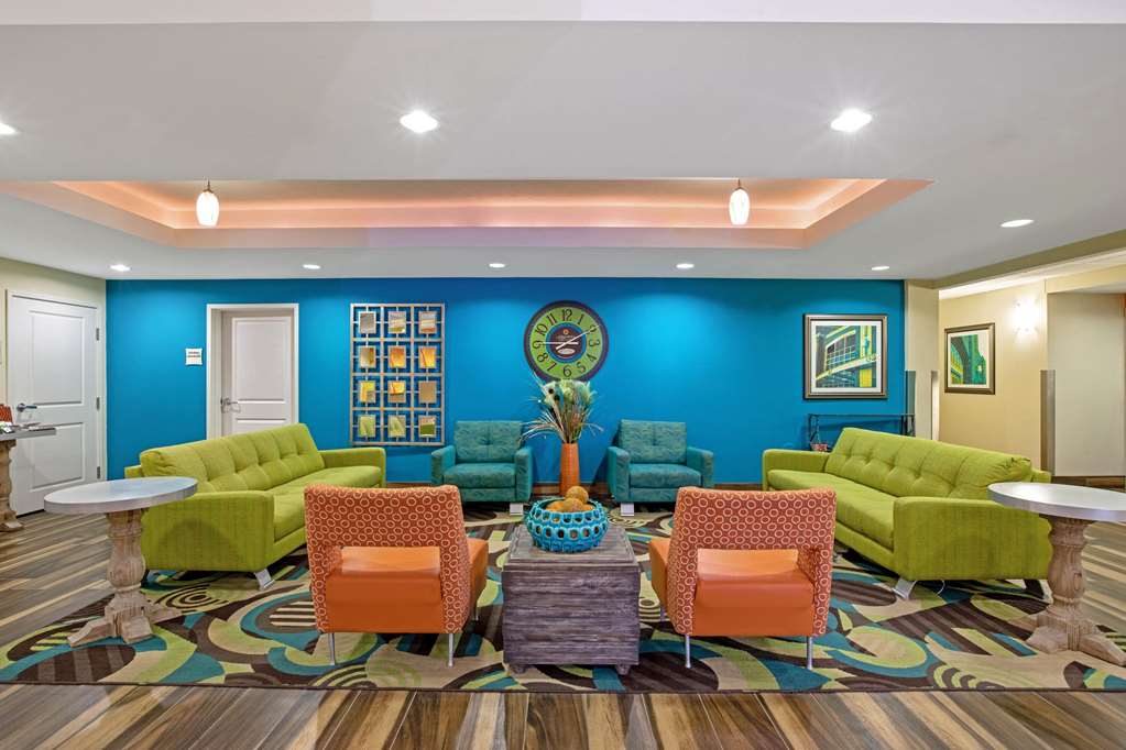 La Quinta Inn & Suites by Wyndham Grand Forks - photo 8