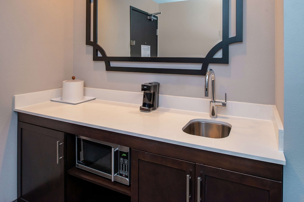 Hampton Inn & Suites Winston Salem Downtown - photo 27