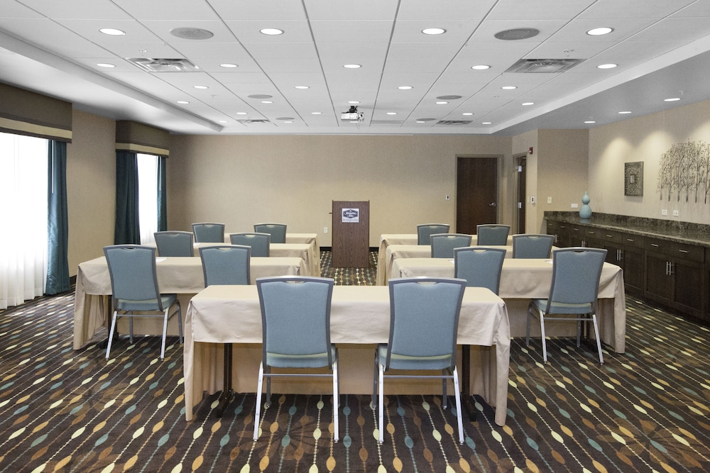 Hampton Inn Pittsburgh Bridgeville - photo 59