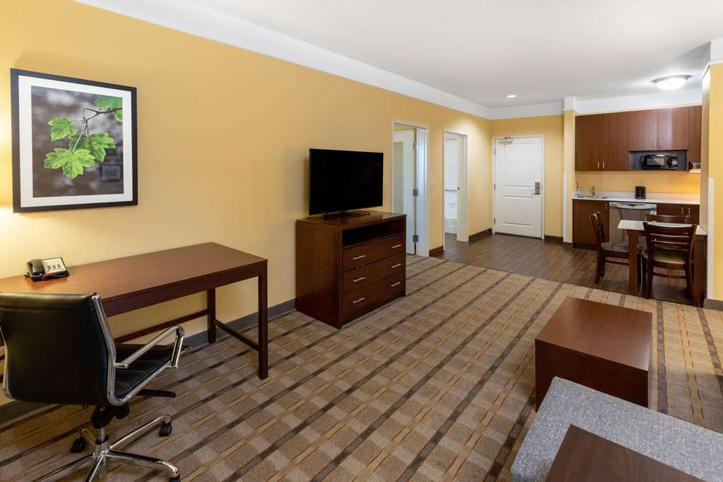 La Quinta Inn & Suites by Wyndham Houston NW Beltway8 WestRD - photo 19