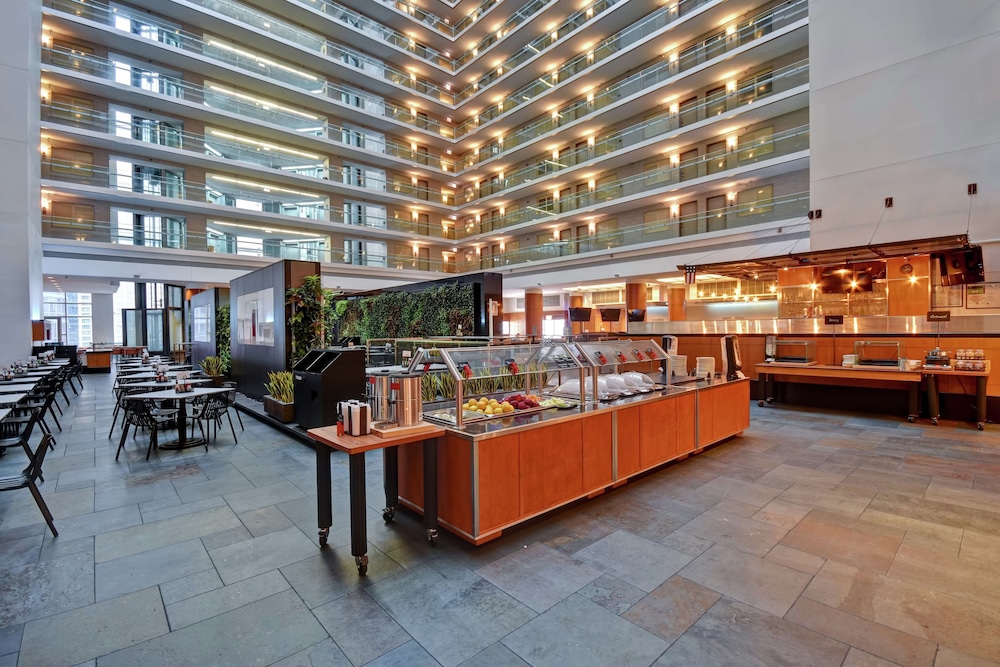Embassy Suites by Hilton Chicago Downtown Magnificent Mile - photo 36