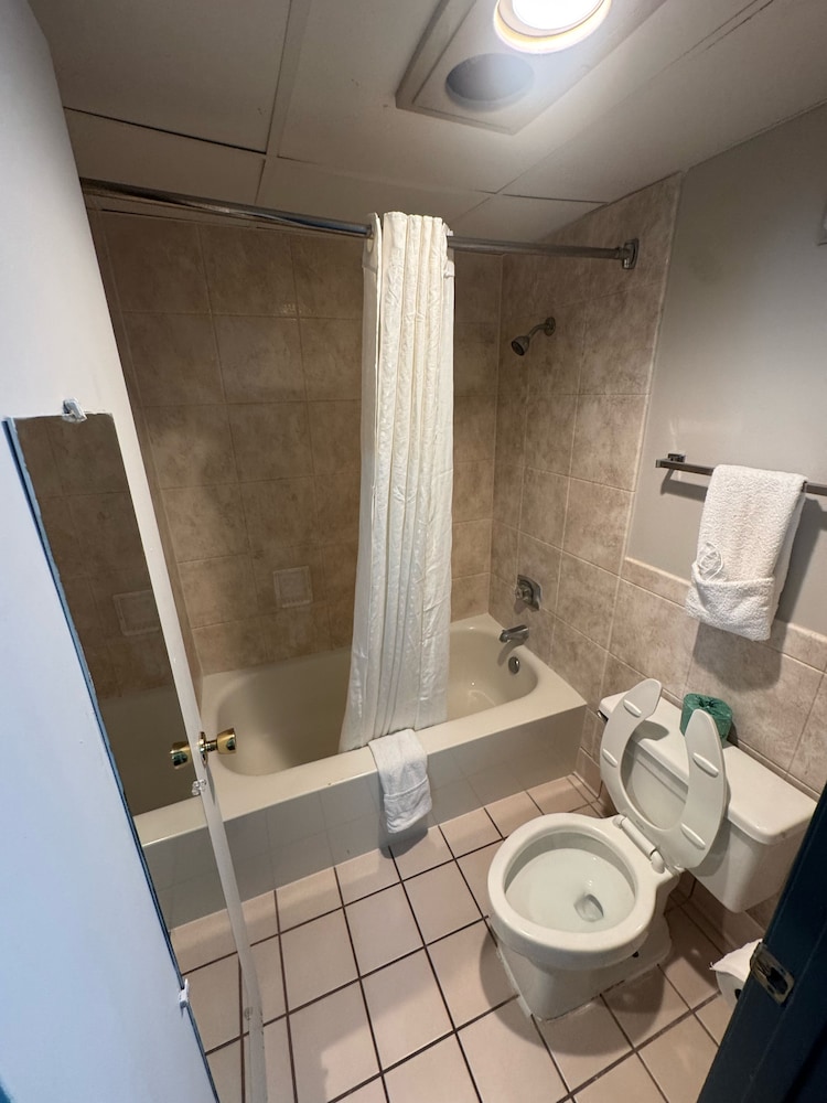 Discovery Inn Lafayette - photo 8